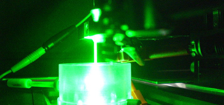 Chemie_fr_neue_Energien_-__Laser-Raman-Spektroskopie_zur_Untersuchung_neuartiger_Materialien_fr_Brennstoffzellen-CIMG8859